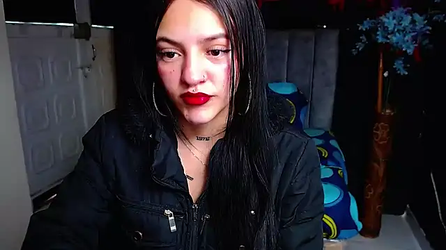 Violettasquirt online show from March 9, 2026, 1:36 pm