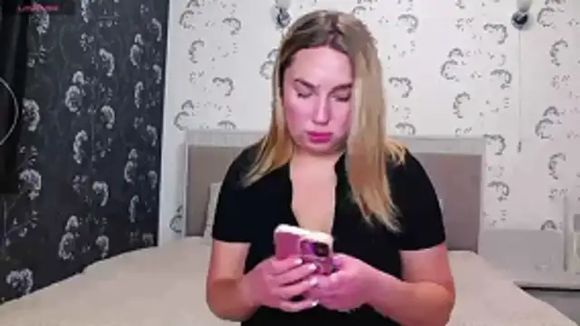 KisssAmmeli online show from November 14, 2025, 9:35 am