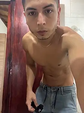 Snapshot of SAMUEL_OBRIAN chatting on March 10, 2025, 6:12 pm SAMUEL OBRIAN online show from March 10, 2025, 6:12 pm