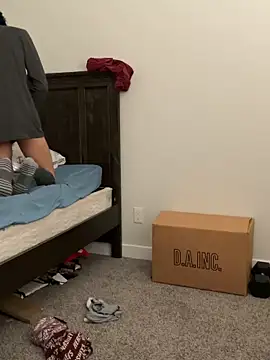 yfui221 online show from February 11, 2026, 7:58 pm