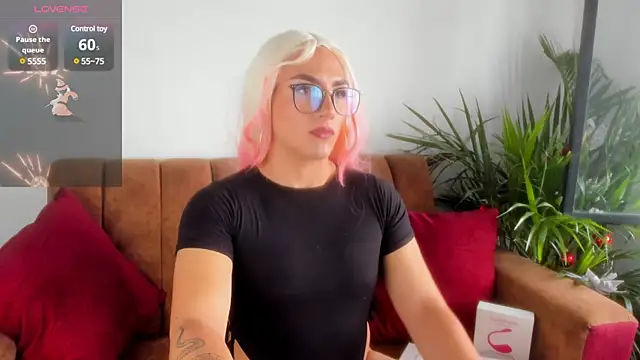 Snapshot of -Sofii_ chatting on January 5, 2025, 7:49 pm -Sofii online show from January 5, 2025, 7:49 pm