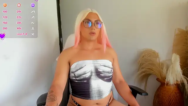 Snapshot of -Sofii_ chatting on February 13, 2025, 7:31 pm -Sofii online show from February 13, 2025, 7:31 pm