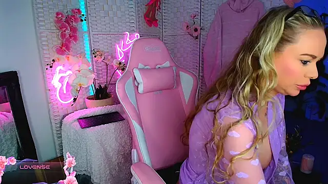 EllieKarrX online show from January 25, 2025, 8:42 pm