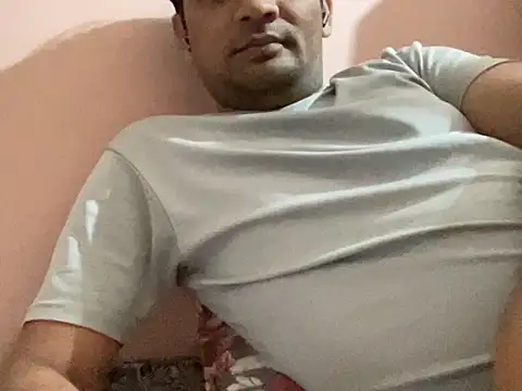 NiceBoy9099 online show from November 20, 2025, 5:57 pm