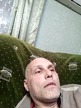 Pineapple04 online show from April 19, 2026, 6:10 pm