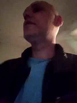 Pineapple04 online show from September 14, 2025, 6:52 pm