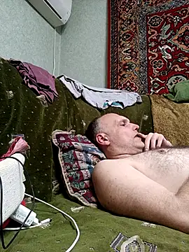 Pineapple04 online show from May 25, 2026, 6:50 pm
