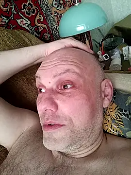 Pineapple04 online show from April 12, 2026, 4:27 am