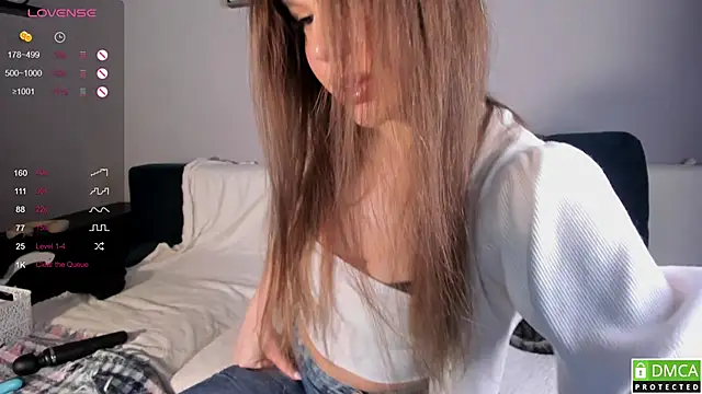 Snapshot of wwildfox chatting on December 16, 2025, 6:23 pm wwildfox online show from December 16, 2025, 6:23 pm