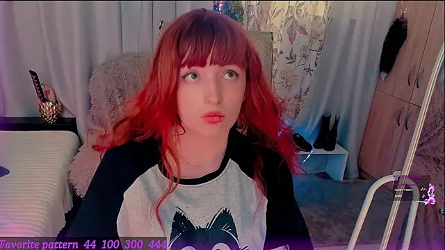 Toxic Ellies online show from April 11, 2026, 11:58 am