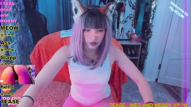 Snapshot of Toxic_Ellies chatting on March 17, 2025, 10:49 am Toxic Ellies online show from March 17, 2025, 10:49 am