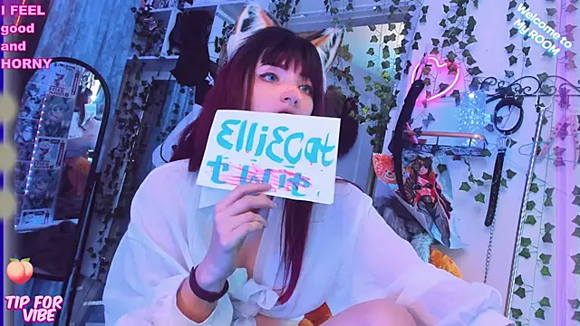 Snapshot of Toxic_Ellies chatting on February 15, 2025, 5:50 pm Toxic Ellies online show from February 15, 2025, 5:50 pm