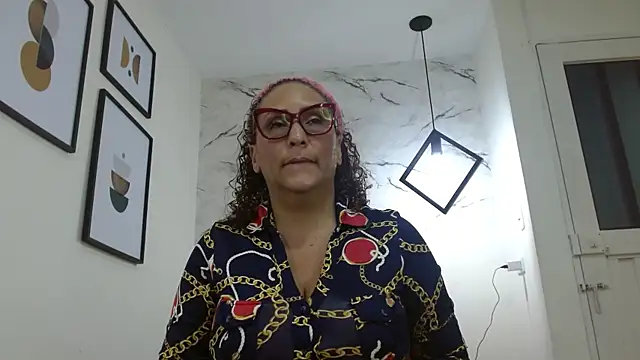 Snapshot of EvaMills1 chatting on November 13, 2025, 8:35 pm EvaMills1 online show from November 13, 2025, 8:35 pm