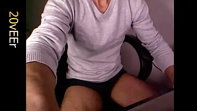 20vEEr online show from December 17, 2025, 8:14 pm