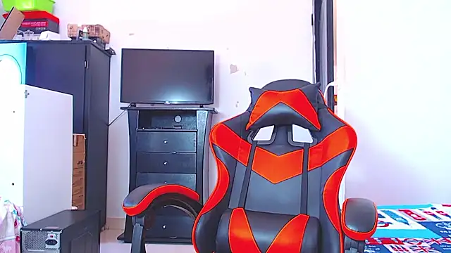 ADAM HOT online show from January 9, 2026, 8:16 pm