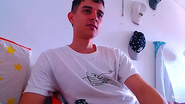 ADAM HOT online show from November 16, 2025, 7:18 pm