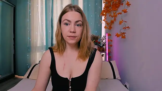 Snapshot of InsatiableFoxX chatting on September 29, 2025, 5:58 am InsatiableFoxX online show from September 29, 2025, 5:58 am