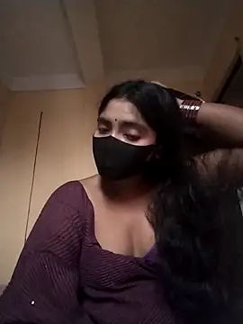 Snapshot of Lina-Rose chatting on October 11, 2025, 1:28 am Lina-Rose online show from October 11, 2025, 1:28 am