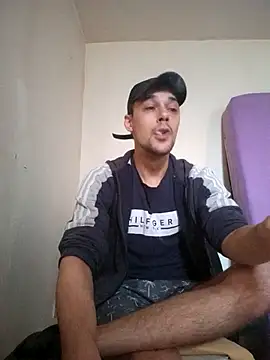 Snapshot of kx93 chatting on November 9, 2025, 2:10 pm kx93 online show from November 9, 2025, 2:10 pm