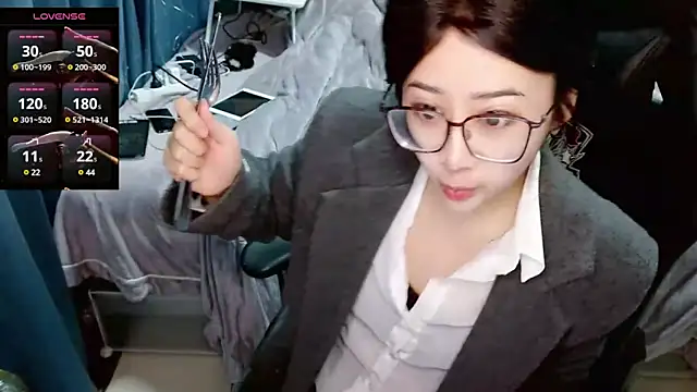 Snapshot of Angelababy001 chatting on January 13, 2025, 7:42 pm Angelababy001 online show from January 13, 2025, 7:42 pm