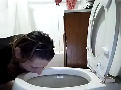 UniqueKorn86 online show from October 1, 2025, 8:13 pm