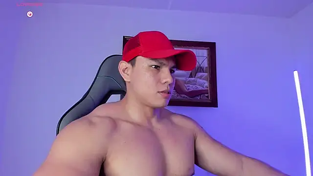 Snapshot of RoyConstance chatting on February 3, 2026, 6:33 am RoyConstance online show from February 3, 2026, 6:33 am