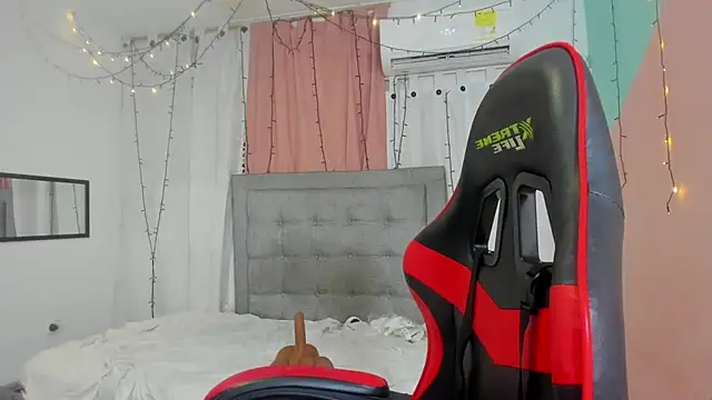 valentina 0  online show from March 2, 2025, 11:41 am