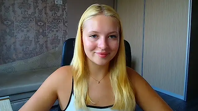 Snapshot of Milka_kiss_ chatting on August 6, 2026, 9:59 am Milka kiss online show from August 6, 2026, 9:59 am