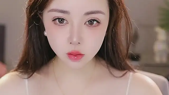 Qiaoqiao  online show from February 11, 2026, 12:43 am