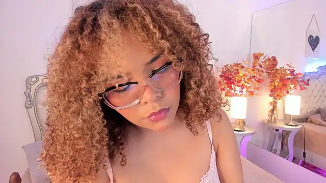 NiaColusi online show from October 2, 2025, 8:12 pm