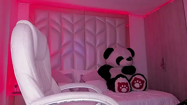 Snapshot of AlhanaRose chatting on February 17, 2025, 11:22 pm AlhanaRose online show from February 17, 2025, 11:22 pm