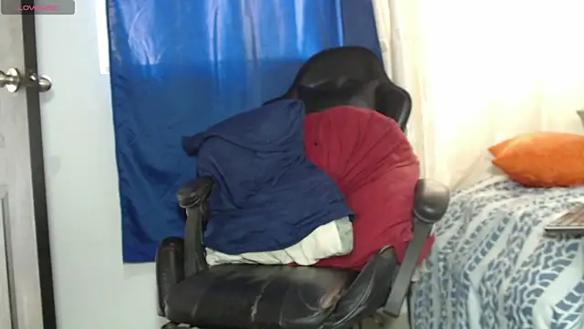 tizziano castillo  online show from March 15, 2025, 7:48 pm