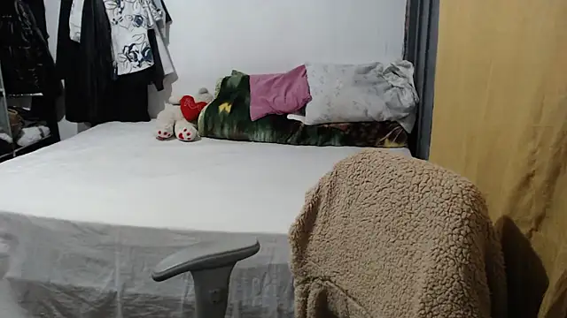 rainhavenus2024 online show from September 22, 2025, 3:40 pm