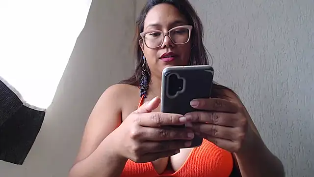 rainhavenus2024 online show from March 19, 2025, 5:28 pm