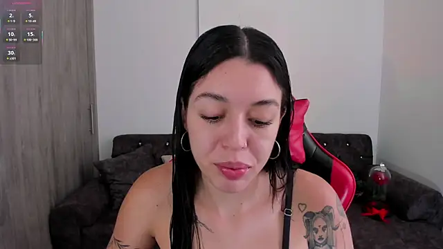 zoee jackson online show from April 1, 2026, 9:12 pm