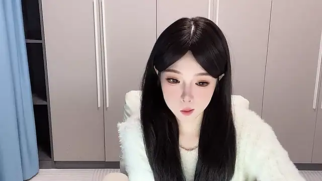 Q-ing online show from October 15, 2025, 1:41 pm