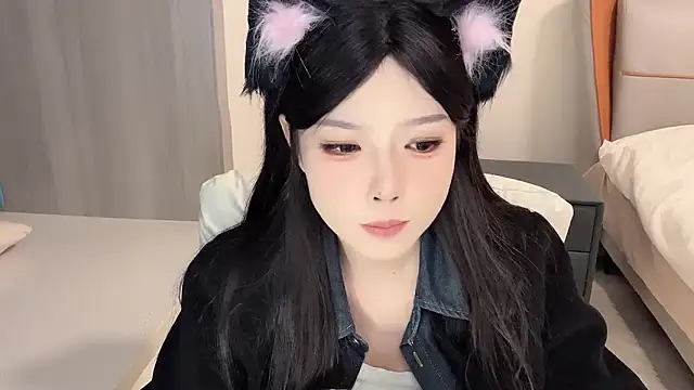 Q-ing online show from January 3, 2025, 3:55 pm