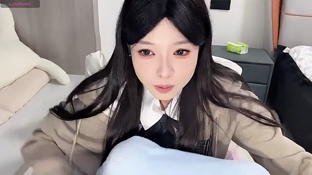 Q-ing online show from December 10, 2024, 5:44 pm