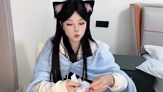 Q-ing online show from January 21, 2025, 11:55 pm