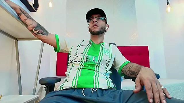 Andrey u92 online show from October 14, 2025, 8:42 pm