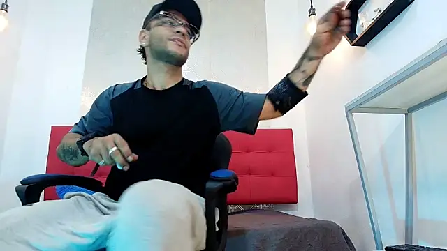 Andrey u92 online show from November 6, 2025, 8:24 pm