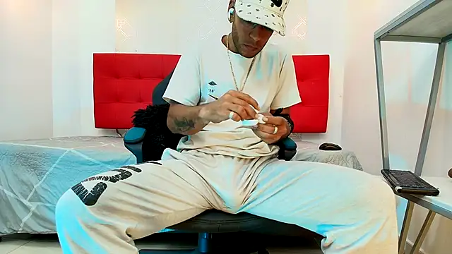 Andrey u92 online show from September 18, 2025, 8:01 pm