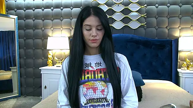 Snapshot of LeyaCass chatting on September 10, 2025, 5:39 am LeyaCass online show from September 10, 2025, 5:39 am
