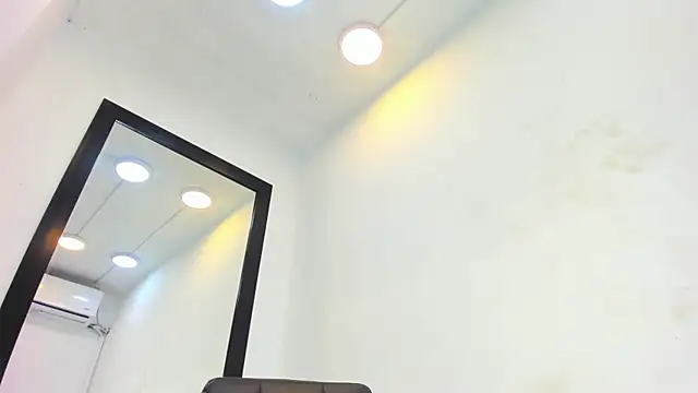 vera candella online show from April 14, 2026, 9:47 am