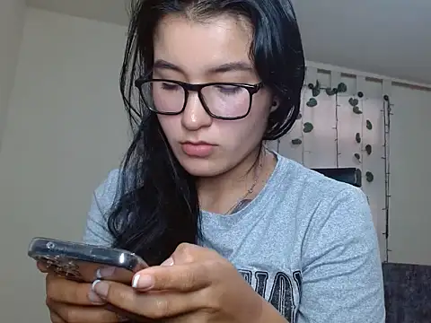 kazumi6 online show from December 16, 2025, 4:55 pm