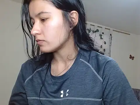 kazumi6 online show from December 17, 2025, 4:34 pm