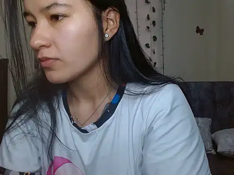 kazumi6 online show from December 14, 2025, 3:06 pm