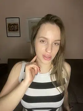 Snapshot of EdnaBradley chatting on November 15, 2025, 5:50 pm EdnaBradley online show from November 15, 2025, 5:50 pm