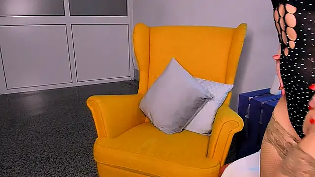 Snapshot of Nora_Adamss chatting on February 9, 2025, 4:04 am Nora Adamss online show from February 9, 2025, 4:04 am