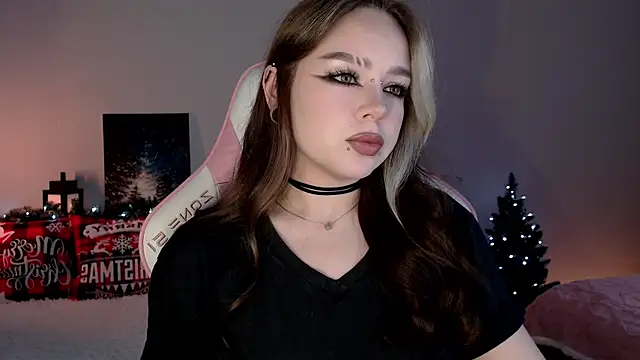 Snapshot of meowceline chatting on November 26, 2025, 10:15 am meowceline online show from November 26, 2025, 10:15 am